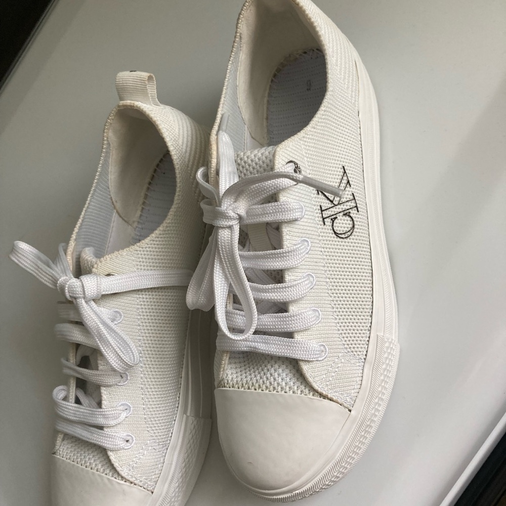 White Canvas Low-Top Sneakers with Rubber Sole